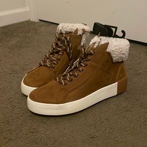 Women's size 10 shoe. Brown.